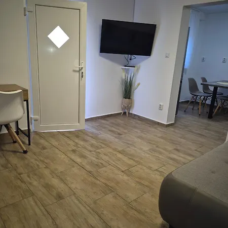 Palm Tree 1 Apartman Nin