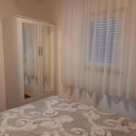 Palm Tree 1 Apartment