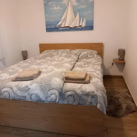 Apartment Palm Tree 1 *