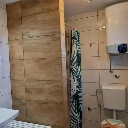 Palm Tree 1 Apartment Nin