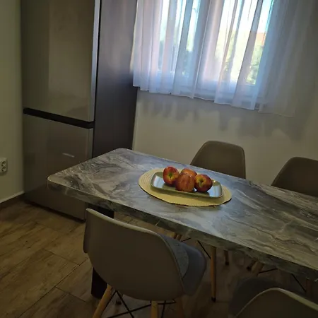 Palm Tree 1 Apartment Nin