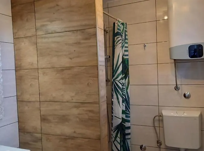 Palm Tree 1 Apartment Nin