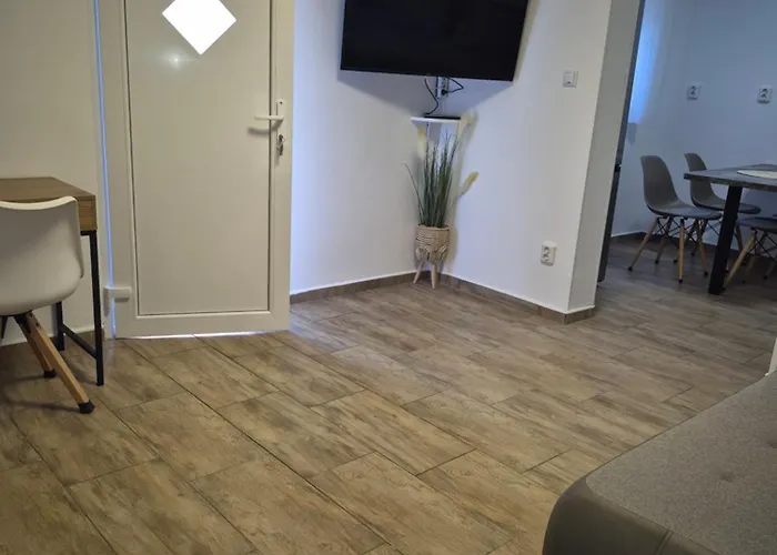 Palm Tree 1 Apartment Nin